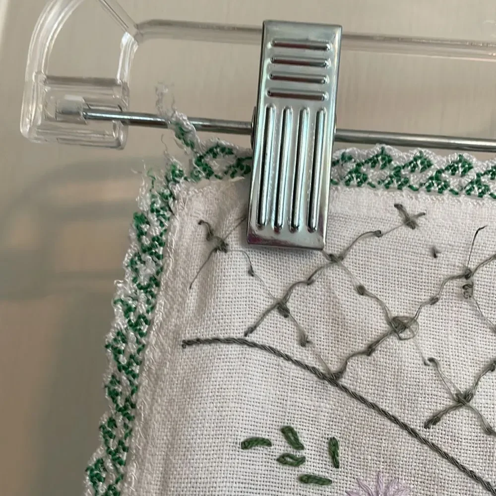 Vintage white table runner‎ with floral embroidery & crochet edges
